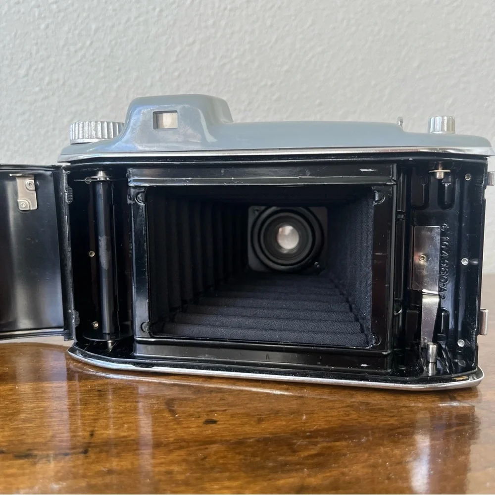vintage Kodak Tourist Camera - Picture 9 of 10